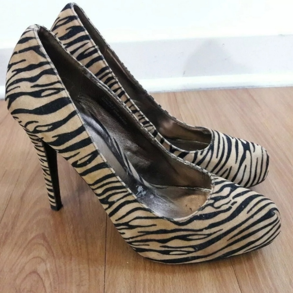 🦋 Mixx Shuz Laura Heels Size 7.5 Tan Black Zebra